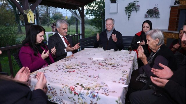 Vali Makas'tan 15 Temmuz şehidi Ufuk Baysan'ın ailesine ziyaret