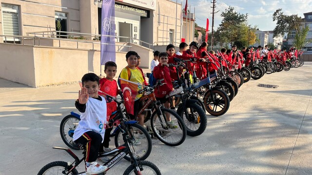 Pazaryeri'nde Cumhuriyet'in 103. yılı için pedal çevirdiler