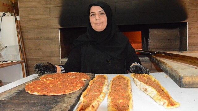 Çoçukları için yıllarca azmetti, şimdi 29 bin nüfuslu ilçede iki restoran işletiyor