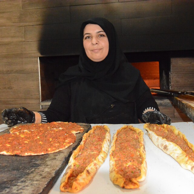 Çoçukları için yıllarca azmetti, şimdi 29 bin nüfuslu ilçede iki restoran i...