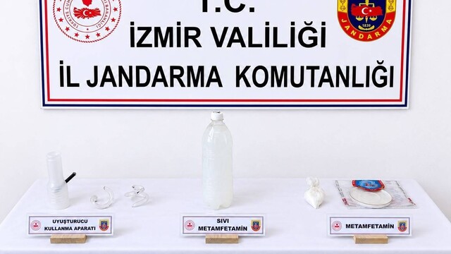 İzmir'de jandarmadan uyuşturucu operasyonu: Sıvı metamfetamin ele geçirildi
