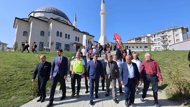 Hatay'da deprem sonrası inşa edilen 138. cami ibadete açıldı