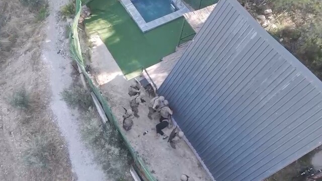 İzmir'de 9 yıldır aranan firari hükümlü özel harekât destekli operasyonla yakalandı