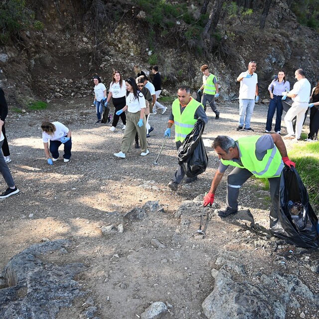 Kemer'de çevre temizliği etkinliği