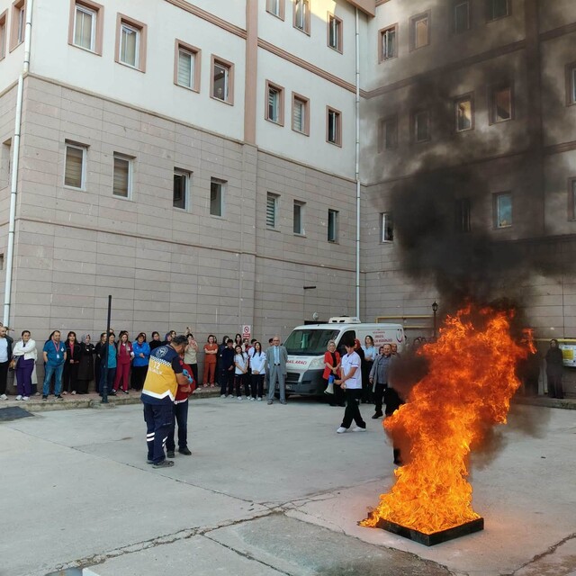 Amasya İl Sağlık Müdürlüğü'nde yangın tatbikatı yapıldı