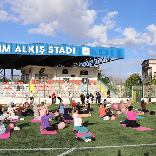 Kütahya'da "Pembe Pilates" etkinliğiyle meme kanserinde erken tanıya dikkat...