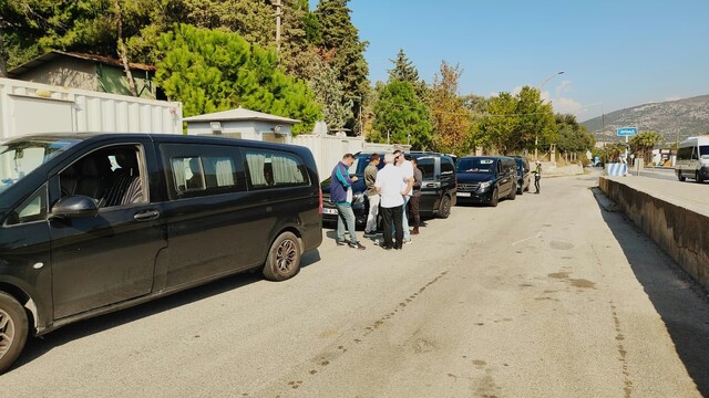 Kuşadası'nda turist taşıyan araçlara sıkı denetim