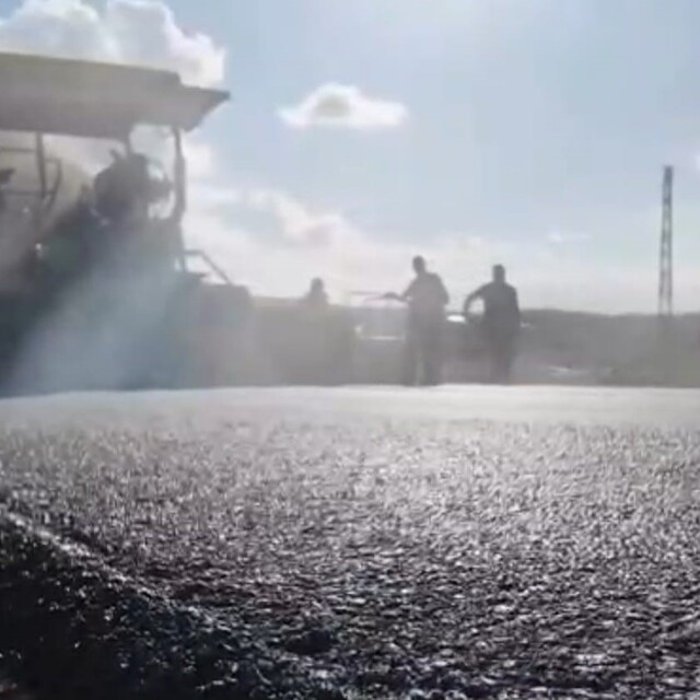 Kilis'te köy yollarında asfalt çalışmaları sürüyor