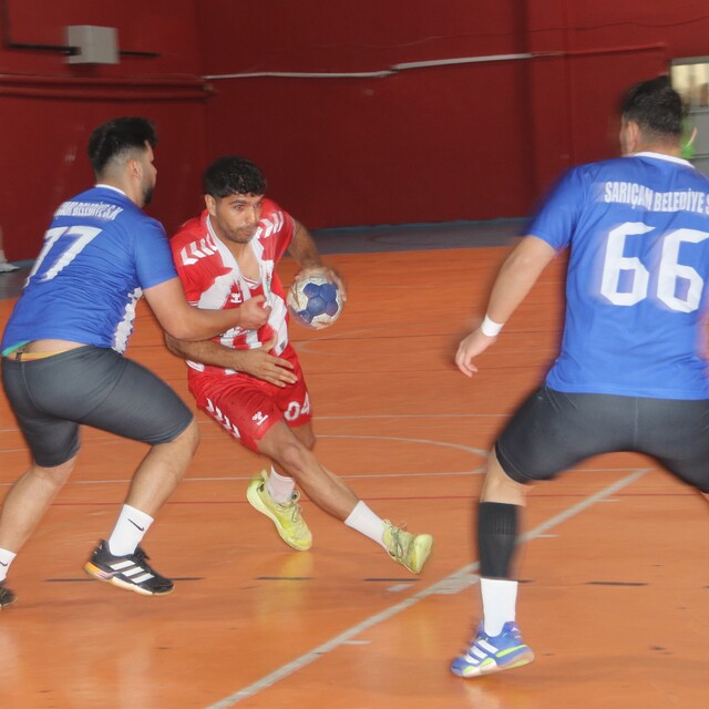 Hentbol Erkekler 1. Lig'de Taşova Belediyesi, Sarıçam Belediyesi'ni 34-19 y...