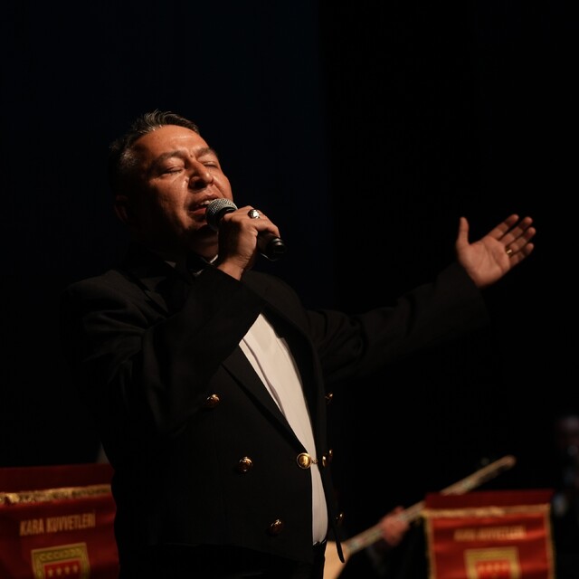 Kara Kuvvetleri Bando Komutanlığı Mardin'de konser verdi