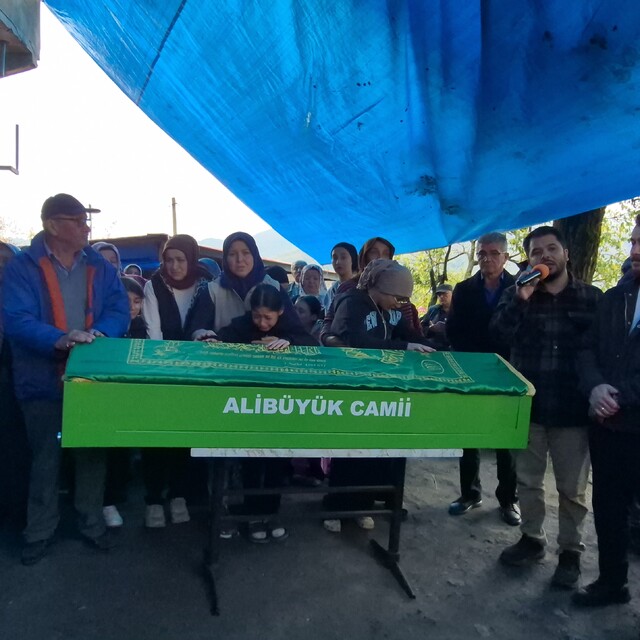 Maden ocağındaki grizu patlamasında ölen 3 işçi toprağa verildi (2)