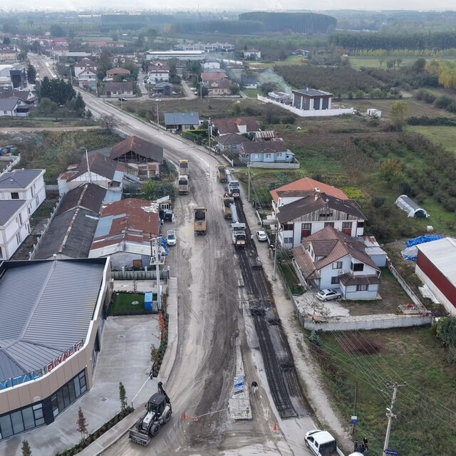 Düzce'de 600 metrelik yol trafiğe kapatıldı