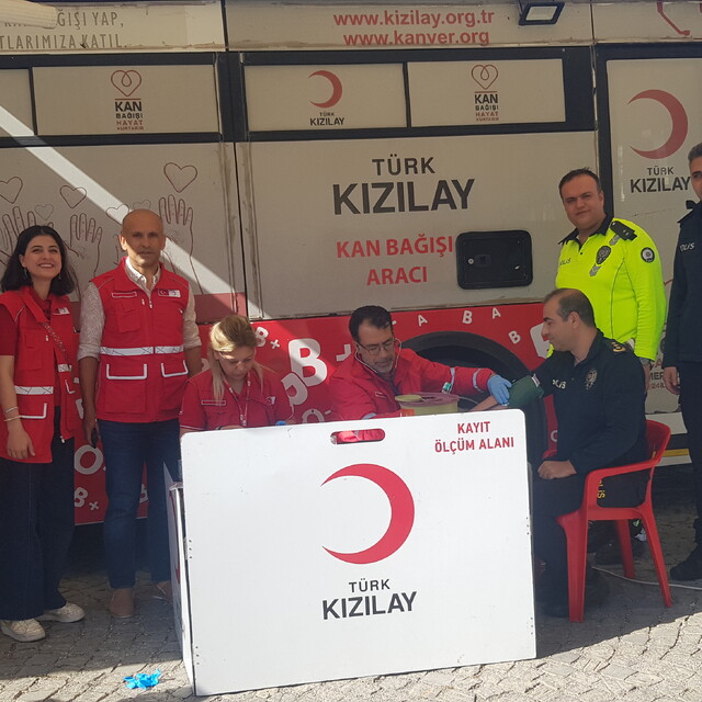 İslahiye Emniyet Müdürlüğünden kan bağışı kampanyasına destek