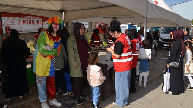 Muş'ta 81 İlde 81 Aşevi Projesi kapsamında kermes düzenlendi