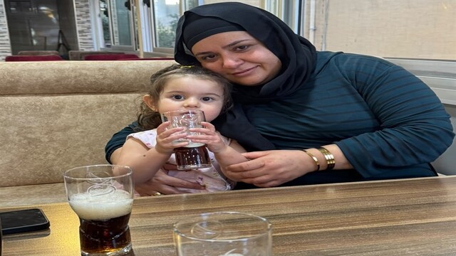 Hatay'da kazada ölen anne ile 4 yaşındaki kızı toprağa verildi