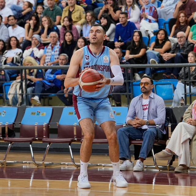 Trabzonspor- Esenler Erokspor: 90- 93