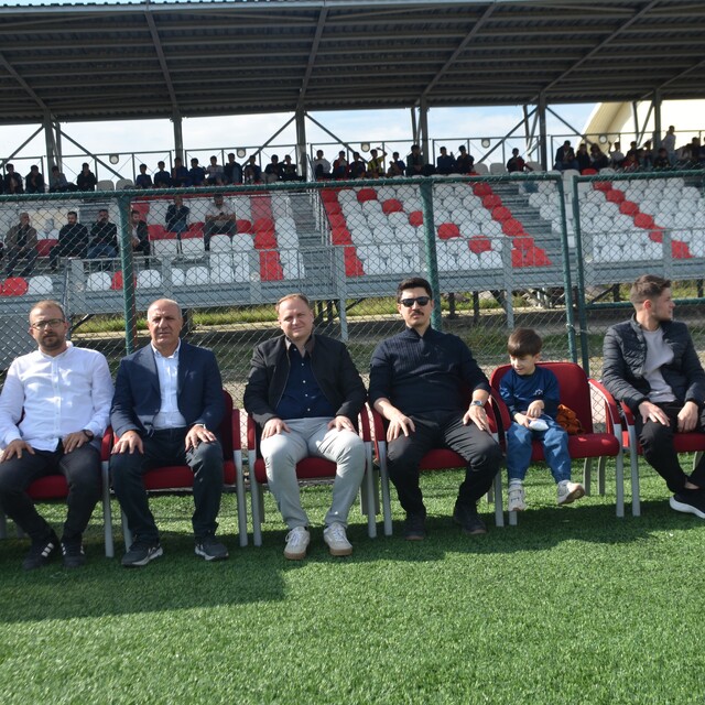 Bulanık Gençlerbirliği şampiyon oldu, play-off biletini aldı