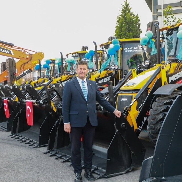 Akyazı Belediyesinden 150 milyon liralık araç yatırımı