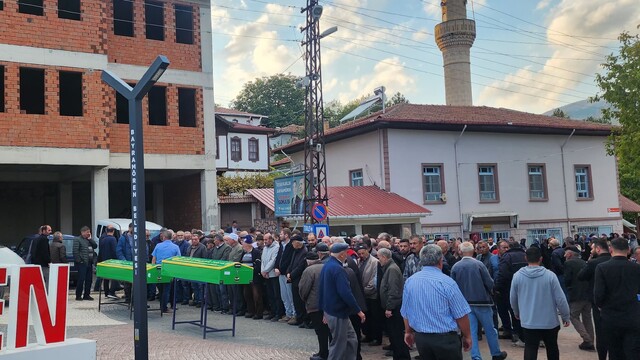 GÜNCELLEME - Çankırı'da uçuruma yuvarlanan otomobilde 4 kişi öldü, 1 kişi yaralandı