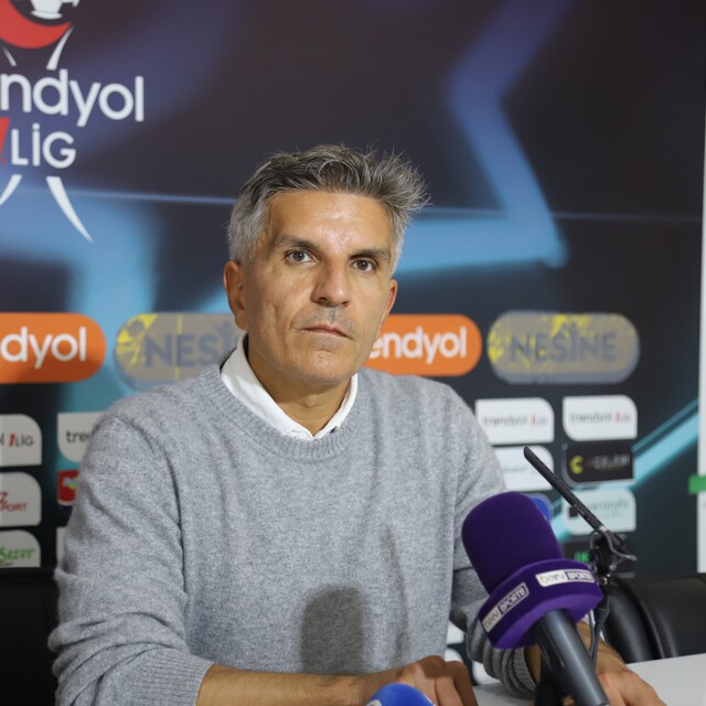 Bandırmaspor - Iğdır FK maçının ardından
Kenan Koçak: "Takımımın 10 kişilik...