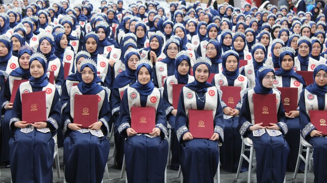 Kayseri'de 738 öğrenci hafız oldu
Diyanet İşleri Başkan Yardımcısı Osman Şahin:
"Kayseri gerçekten muhteşem bir tablo yaşıyor"