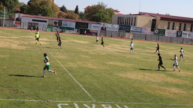 Yeşil Çivril Belediyespor evinde yıkıldı: 0-3
