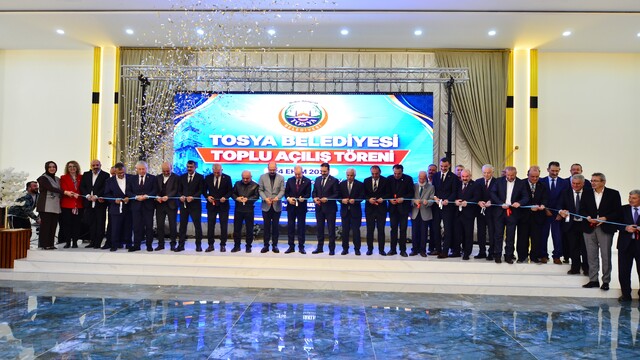 Tosya Belediyesi'nin ilçenin çehresini değiştiren projeleri için görkemli açılış töreni
MHP Genel Başkan Yardımcısı Durmaz: "Bizim anlayışımızda belediyecilik, milletin emanetine sahip çıkma sorumluluğudur"