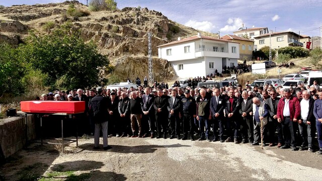 Kazada hayatını kaybeden polis memuru toprağa verildi
