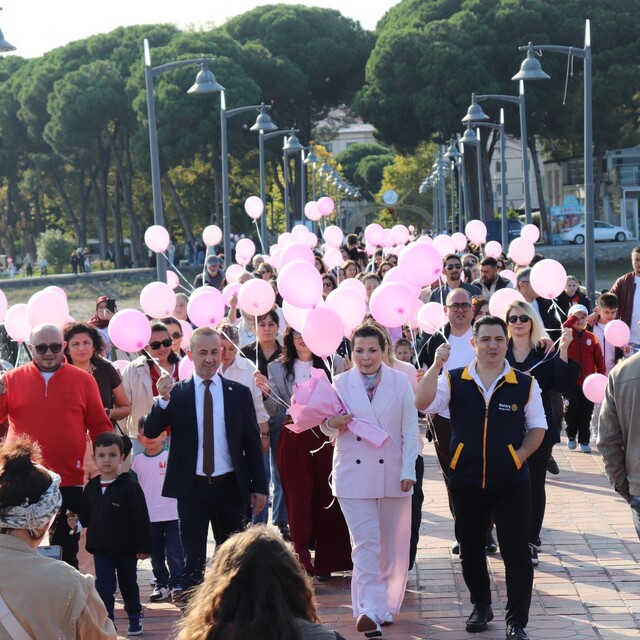 Kanseri yenen Yasemin için balon uçurdular