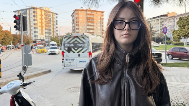 Yolda yürürken saldırıya uğrayan üniversite öğrencisi, dehşet anlarını anlattı
"Kafama bir yumruk indi ve yaklaşık 1 metre ileriye, yere doğru savruldum"
"Kolumun üzerine düştüğüm için büyük ihtimalle sınava giremeyeceğim, mağdur durumdayım"