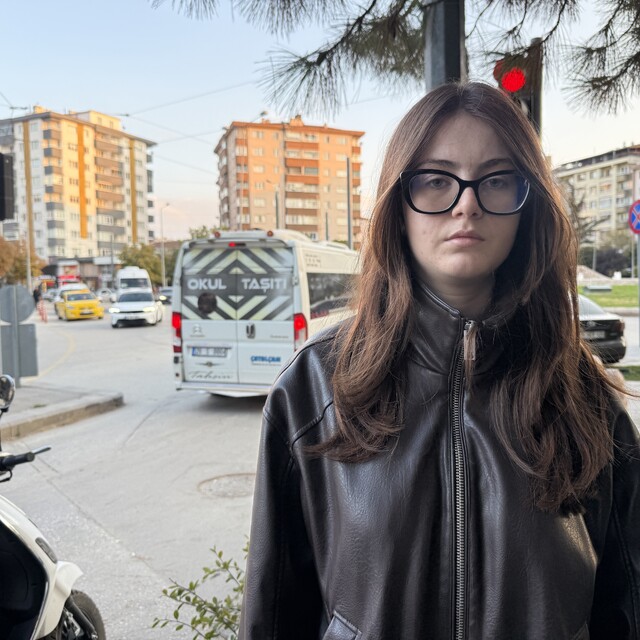 Yolda yürürken saldırıya uğrayan üniversite öğrencisi, dehşet anlarını anla...