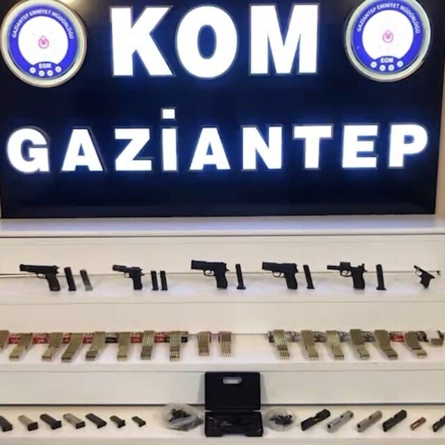 Gaziantep'te 4 adet ruhsatsız silah ile çok sayıda fişek ele geçirildi