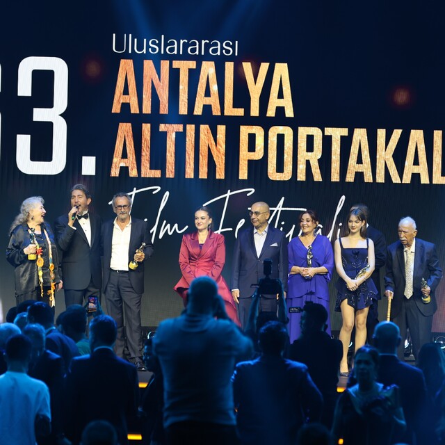 Altın Portakal'da onur ve emek ödülleri sahiplerini buldu
Antalya Büyükşehi...