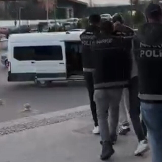 Kırıkkale'de uyuşturucu tacirlerine operasyon: 5 tutuklama