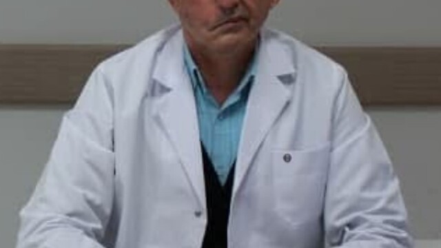 Ayvalık'ta batan özel teknedeki kayıp kişinin kimliği belirlendi
Batan teknede kaybolan KBB Uzmanı Doktor Şahin Bingüllü aranıyor