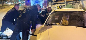 Ağaca çarpan otomobilde sıkışan sürücüyü itfaiye ekipleri kurtardı: 1 yaralı