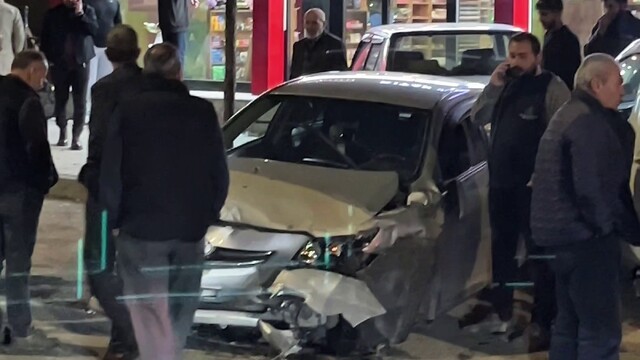 Erzurum'da otomobilin direksiyonu kilitlendi, 3 araç birbirine girdi: 1 yaralı