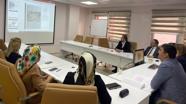 Bayburt'ta kurum yöneticilerine iç kontrol ve risk yönetimi eğitimi verildi
