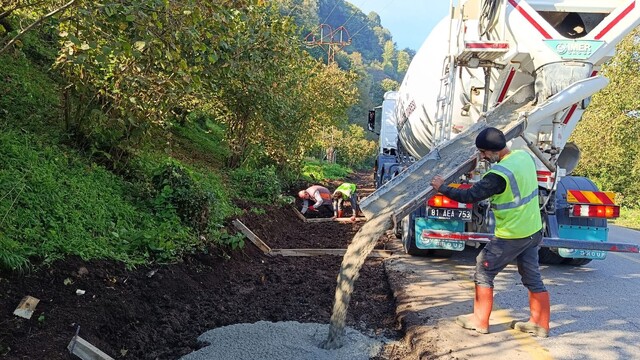 Düzce'de beton kanal çalışmaları sürüyor