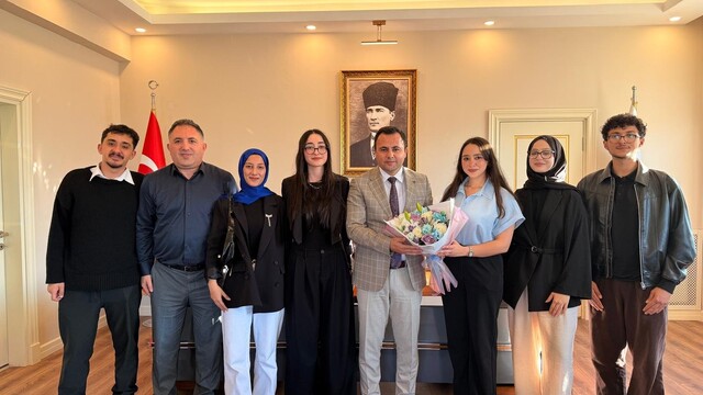Üniversite öğrencileri fikirlerini  Kaymakam Uzan'a aktardı