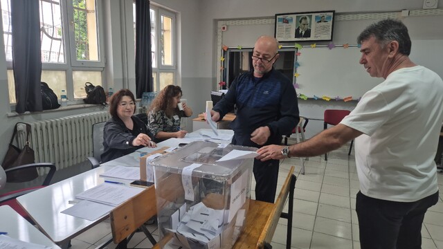 Tekirdağ'da çifte vatandaşlar Bulgaristan seçimleri için sandık başında