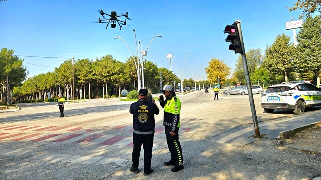 Elazığ'da KPSS adaylarının kullandığı yollar dronla denetlendi