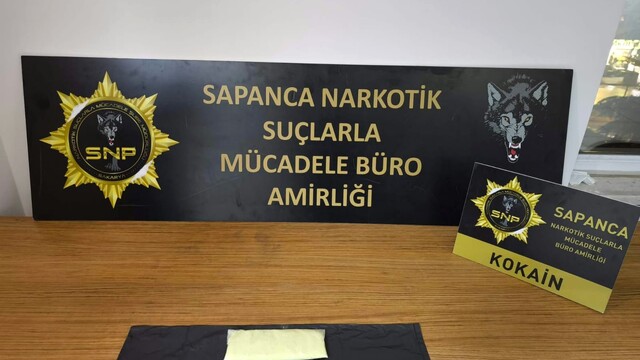 İstanbul'dan Sakarya'ya uyuşturucu sevkiyatını ekipler önledi: 1 tutuklama