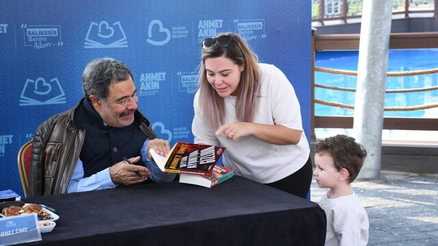 Birbirinden kıymetli yazarlar Balıkesir Kitap Fuarı'nda