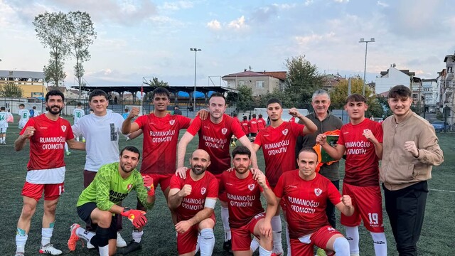 Amatör futbolcunun "11 taklalı" gol sevinci