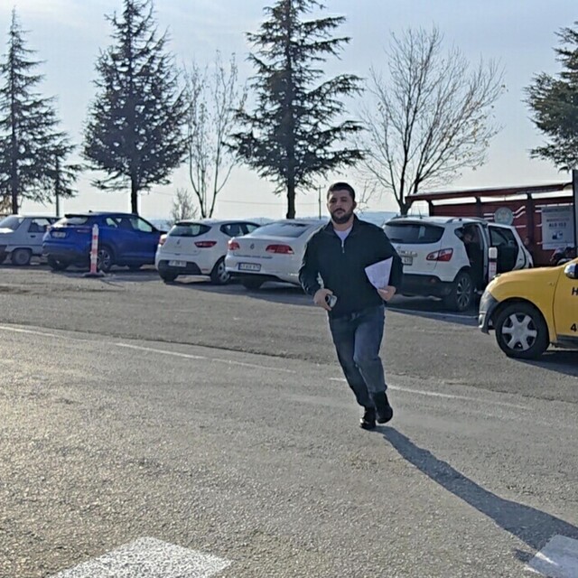 Lastiği patlayan otomobildeki 3 adayı, KPSS'ye jandarma ekipleri yetiştirdi