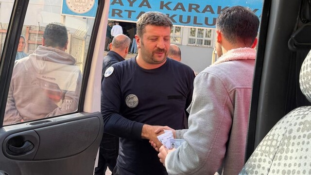 Elazığ'da asansörde mahsur kalan adayı KPSS'ye itfaiye ekipleri yetiştirdi