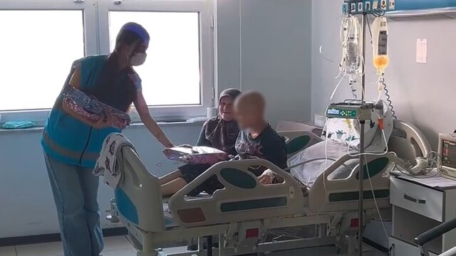Bolu'da minik hastaların yüzünü güldüren ziyaret