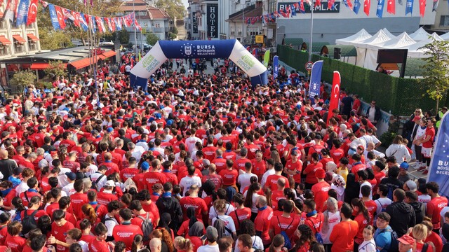 Binlerce Bursalı, Cumhuriyet için koştu