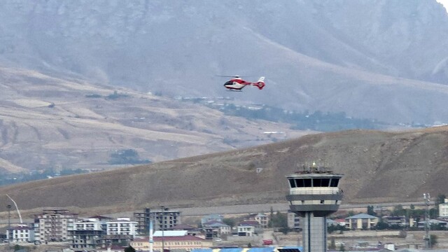 Metabolik hastalığı olan çocuk ambulans helikopter ile Van'a getirildi
